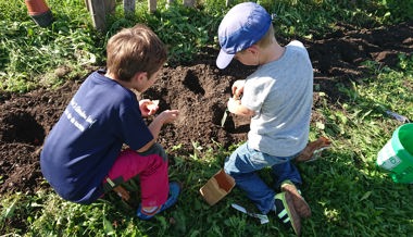Kinder bereichern Gemeinschaftsgarten