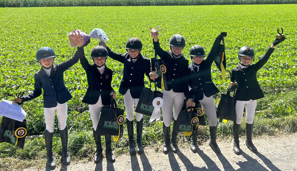 Erfolgreiche junge Teilnehmerinnen des Reitvereins Werdenberg.