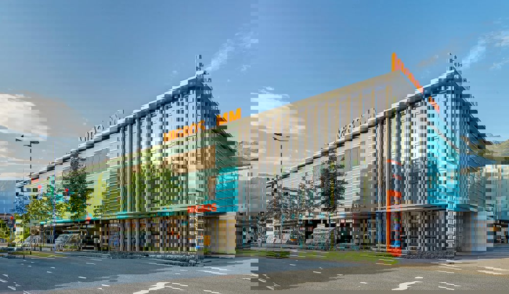 Migros-Standort in Buchs: Die Zukunft von SportX und M-Electronics wird sich in den nächsten Monaten entscheiden.