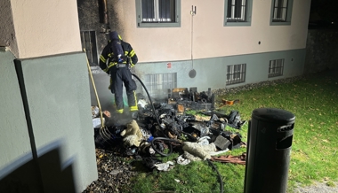 Hausfassade in Brand gesetzt: Polizei nimmt Mann fest