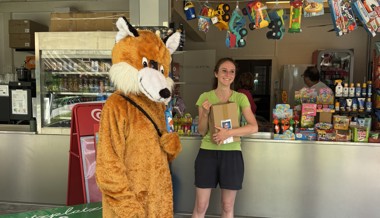 Glacé, Fuchs und Badespass im Freibad Rheinau
