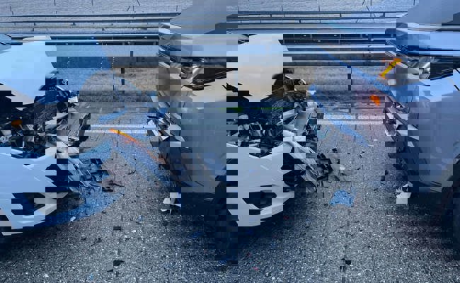 Doppelte Kollision im Morgennebel sorgt für Stau