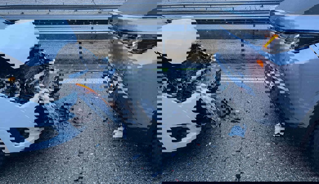 Die nachfolgenden Autofahrer bemerkten das Abbremsen zu spät.