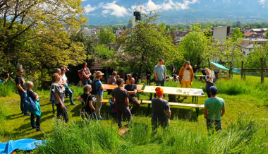 Frühlingsfest im Garten zum Glück