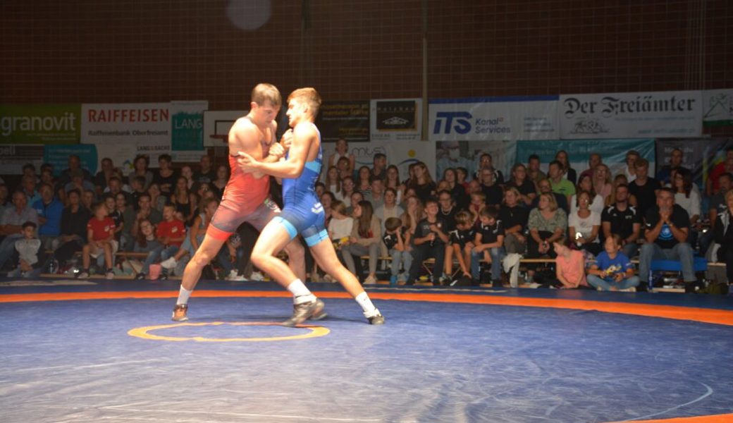  Maurus Zogg (rechts) besiegte Olympioniken Pascal Strebel. 