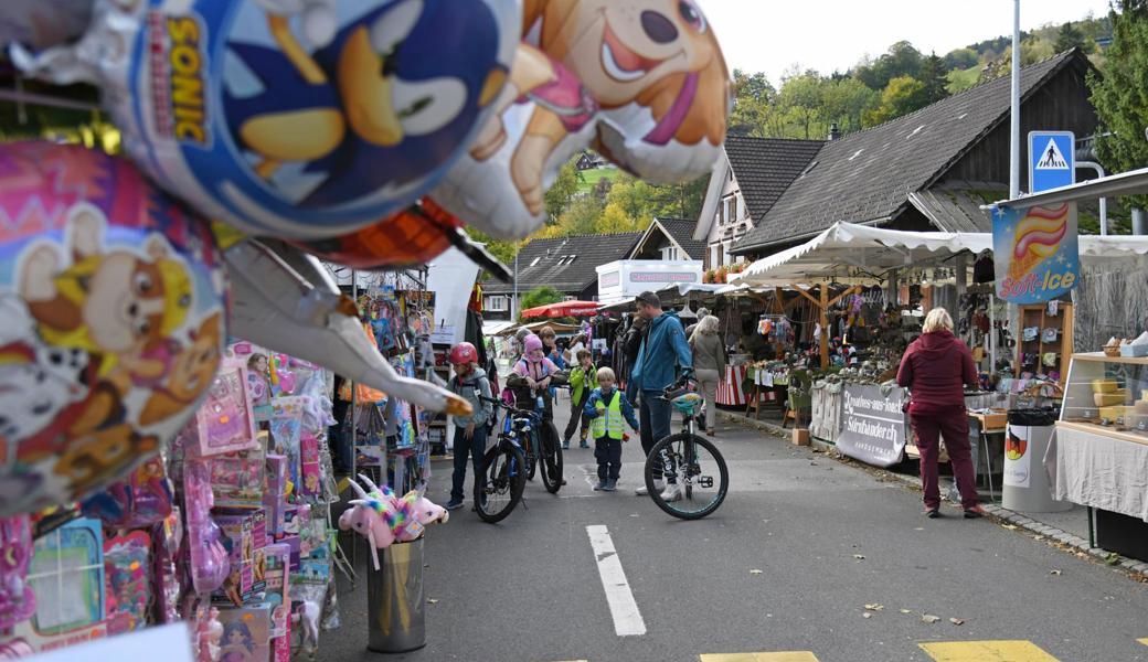 Buntes Markttreiben, feine Kost und tierische Tradition