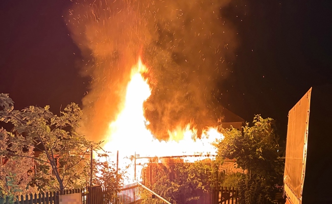 Holzhütte im Schrebergarten komplett abgebrannt