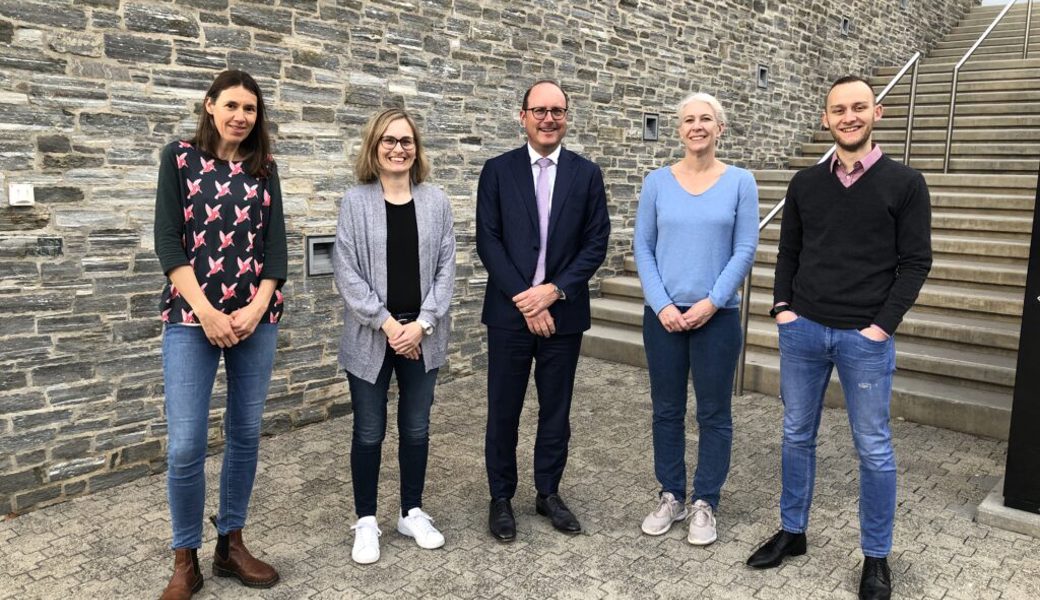  Bettina Keilbar (Rücktritt aus Vorstand), Manuela Kalberer (neu im Vorstand), Anton Wyss (Präsident), Deborah Jütz (Ehrenmitglied) und Moritz Schilling (neu im Vorstand, von links). 