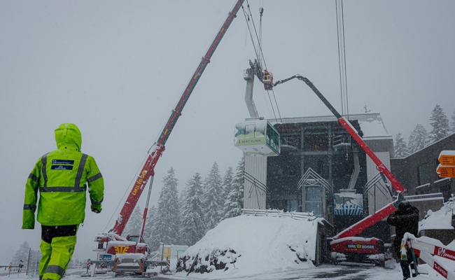 Ein letztes Mal in der Luft: Säntis-Gondeln vom Seil abgehängt