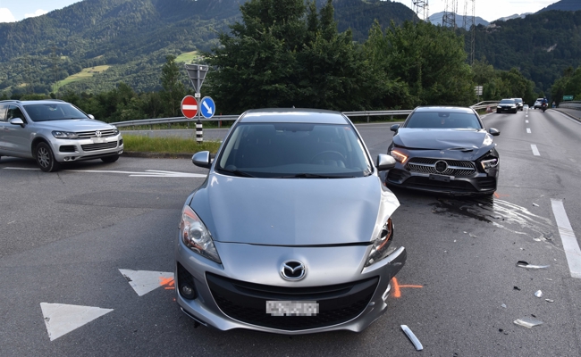 Vortritt genommen: Crash bei der Autobahnausfahrt