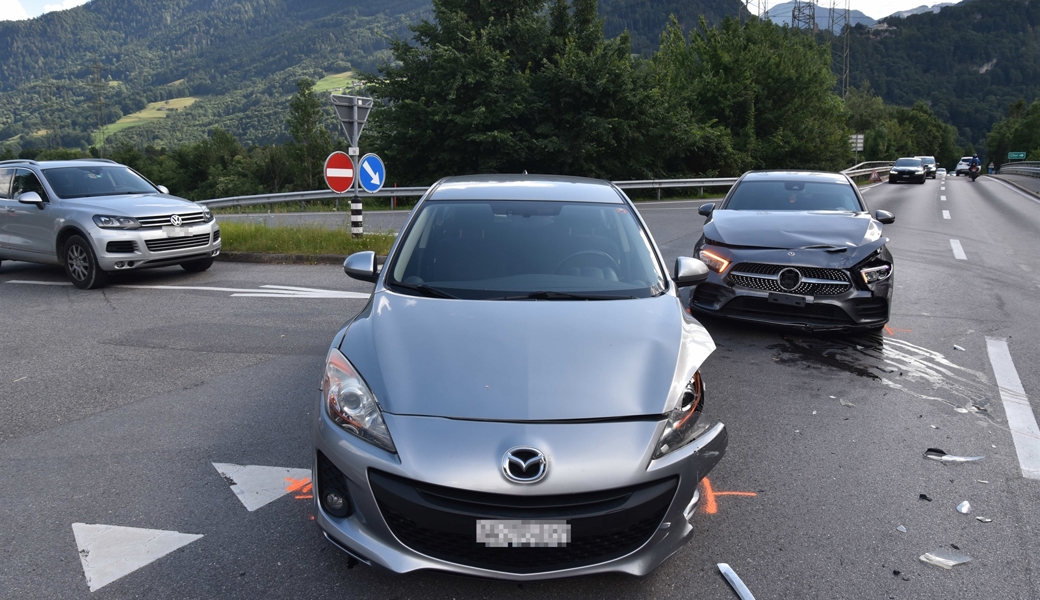 Vortritt genommen: Crash bei der Autobahnausfahrt