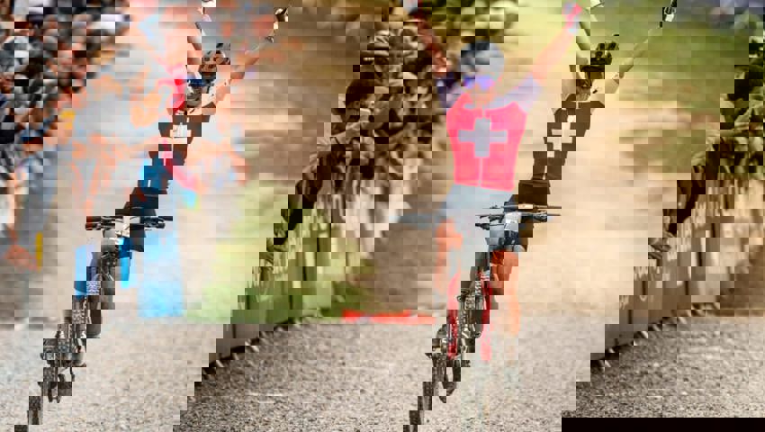  26. August: Die Sennwalderin Nicole Göldi verteidigt erfolgreich den Weltmeistertitel im E-Mountainbike. Für diesen Triumph und den Sieg im Gesamtweltcup wurde sie am 9. Oktober in Sennwald bei einem Empfang gebührend gefeiert. 