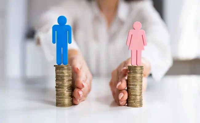 Geschlechtergraben beim Geld: Frauen wissen einfach weniger als Männer