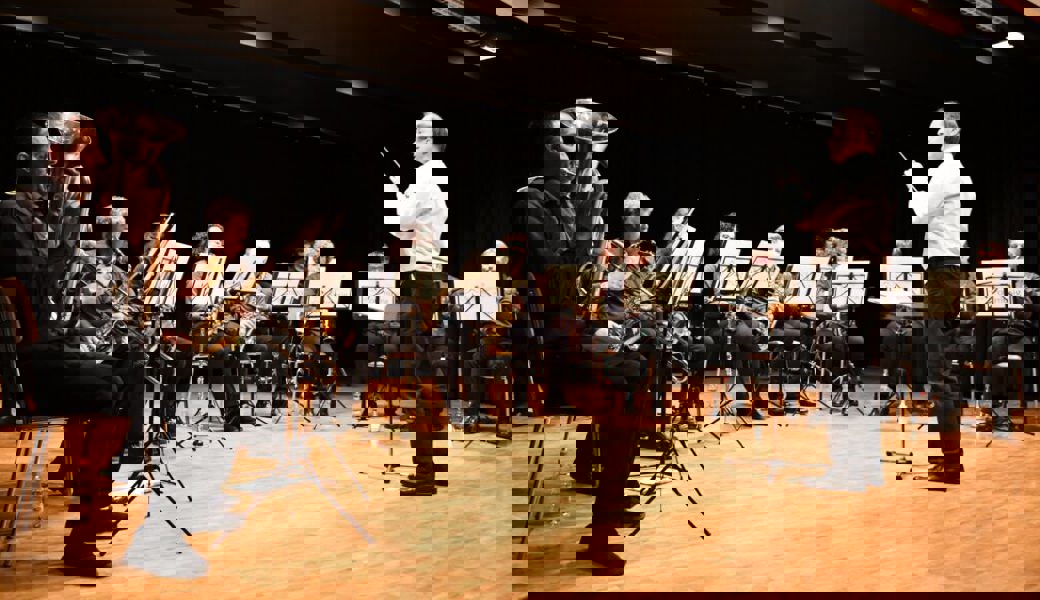  Konzertierte nach einer längeren Pause mit Bravour auf der Bühne: Die kleine, aber feine Dorfmusig Grabs. 