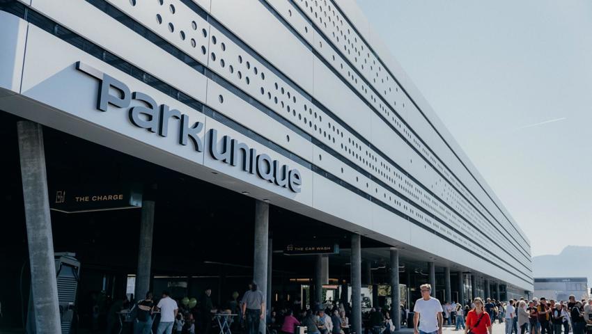 Rund 5000 Besucherinnen und Besucher warfen am Tag der offenen Tür einen ersten Blick hinter die Metallfassade.