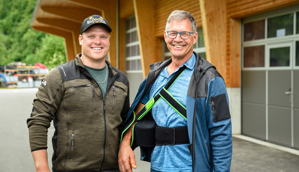Peter Benz (rechts) kuriert eine Operation an der Schulter aus, Ende Juni geht er in Pension. Sein Nachfolger als Seveler Revierförster wird Christian Bernold.