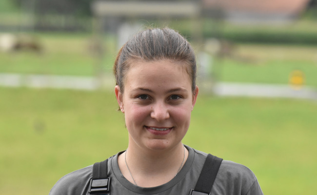 Jasmin Messmer macht sich an den «SwissSkills» auf Störungssuche