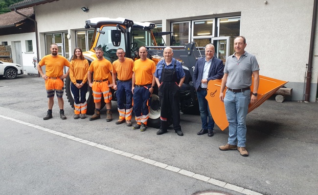 Neuer Kompakttraktor für den Werkhof in Empfang genommen