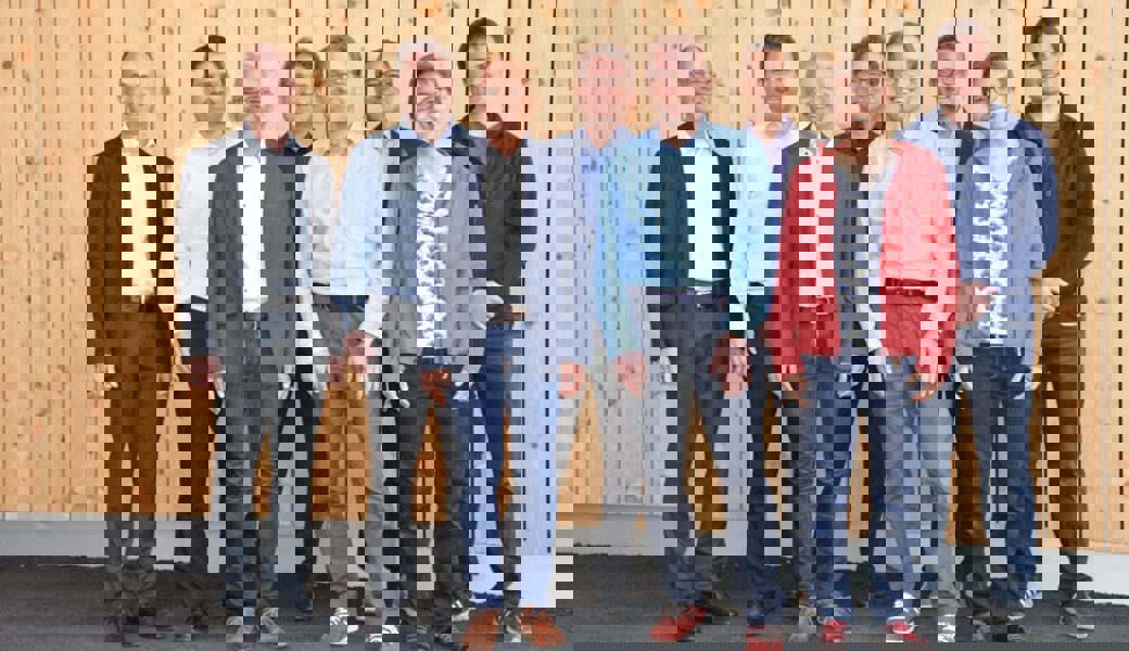  Die Kirchenvorsteherschaft (von links): Gerhard Obergfell, Daniel Lämmler, Patrick Siegfried, Lars Altenhölscher, Yves Bolis, Gilles Schmid, Christa Göth, Benjamin Gubser. Yvonne Kessler fehlt. 