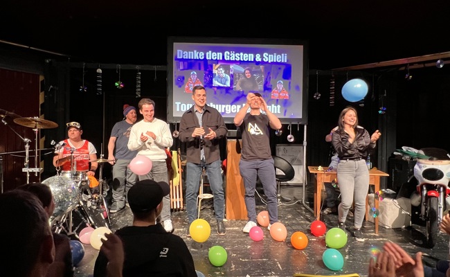 Zum Saisonbeginn: Après-Ski im Zeltainer