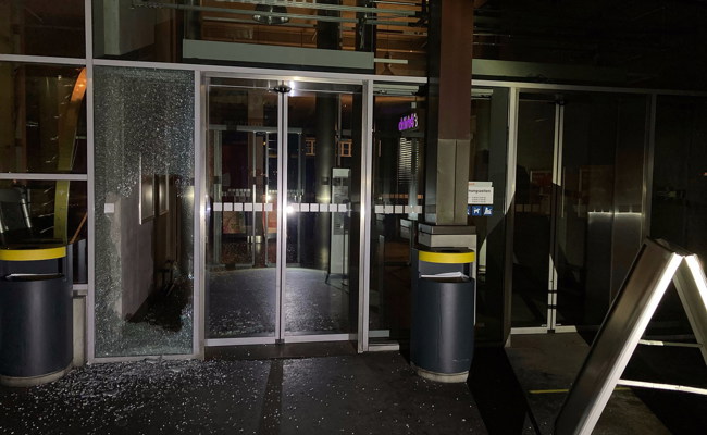 Einbruch in Einkaufszentrum in Mels: Mehr als 30 Handys und Tablets gestohlen