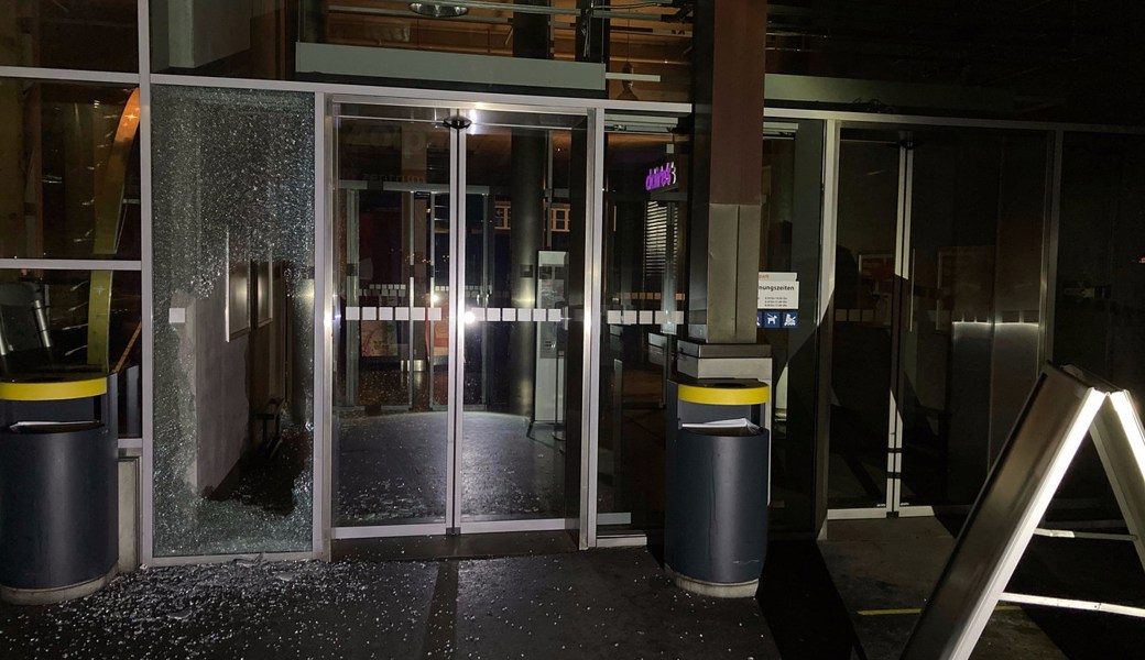  Grosser Sachschaden: In einem Einkaufszentrum in Mels wurde in der Nacht auf Dienstag eingebrochen. 