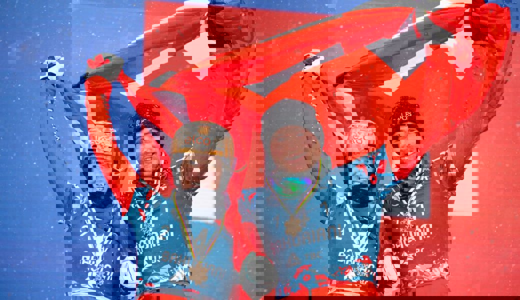  Julie Zogg und Dario Caviezel freuen sich über ihre jeweils zweite Medaille an den Weltmeisterschaften in Bakuriani. 