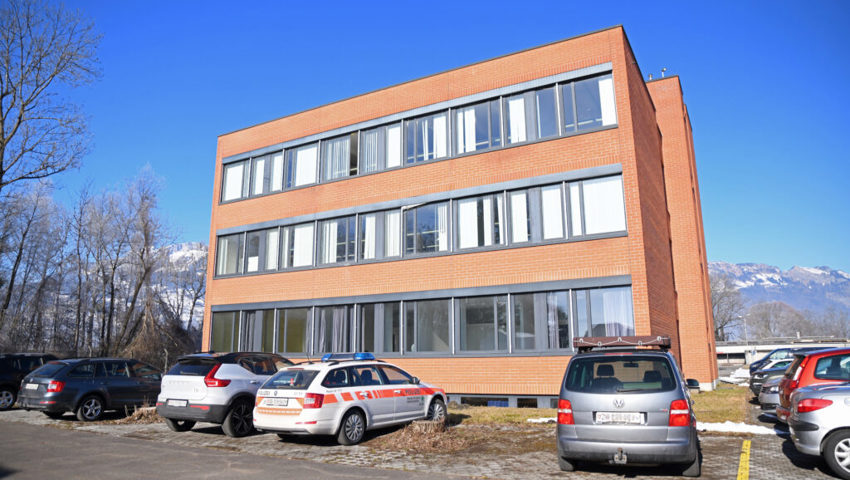  Seit dem 3. Januar ist das Provisorische Bearbeitungszentrum im Ochsensand in Buchs in Betrieb.