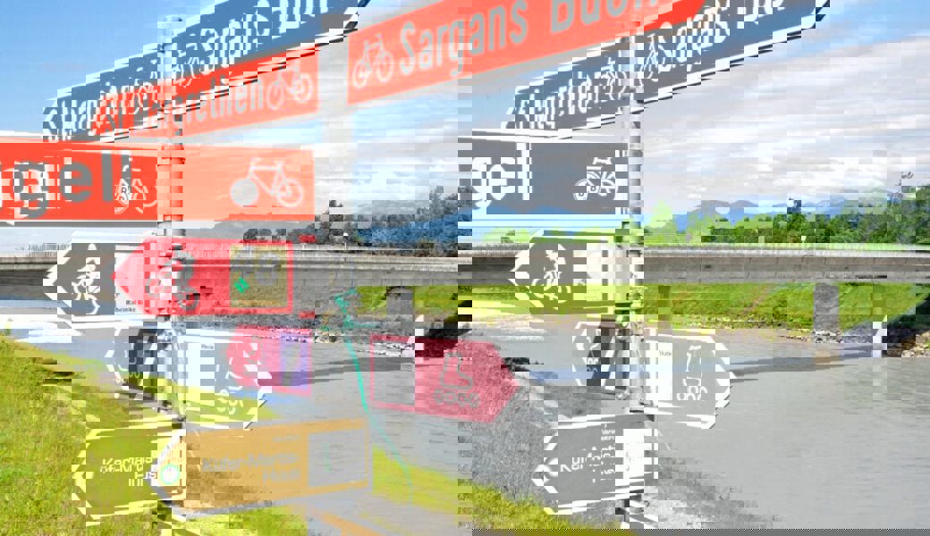  Auf der Rheinbrücke Sennwald-Ruggell finden Sanierungsarbeiten statt. 