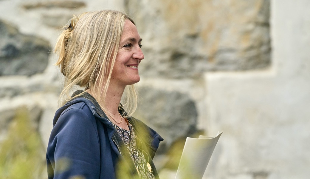 Für Mirella Weingarten, künstlerische Leiterin der Schlossmediale Werdenberg, ist das Schloss ihre grosse Liebe – es zu bespielen, sei aber anspruchsvoll, sagt sie.
