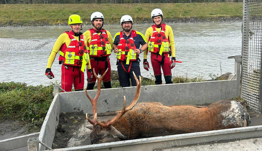 Das Team der Wasserrettung nach dem Einsatz.