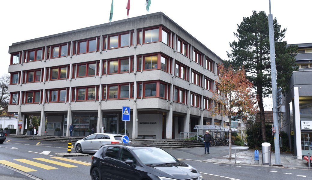 Die Mitte-Ortpartei kritisiert den Buchser Verwaltungsaufwand.