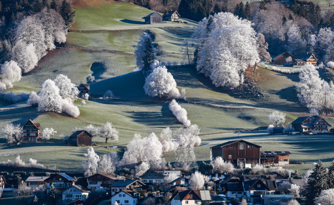 Mindestens so schön wie Schnee: Toggenburg in Raueis gekleidet