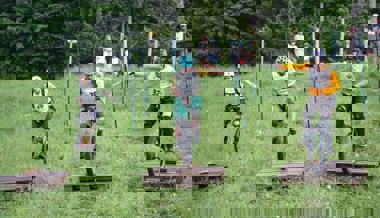 Team Ursli als Organisator und auf der Strecke top: Cross-Spektakel auf einem Rad