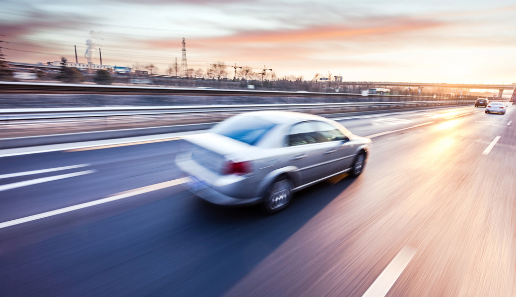 Mit 259 km/h über die A13: Vor Gericht zeigt sich die tragische Ursache