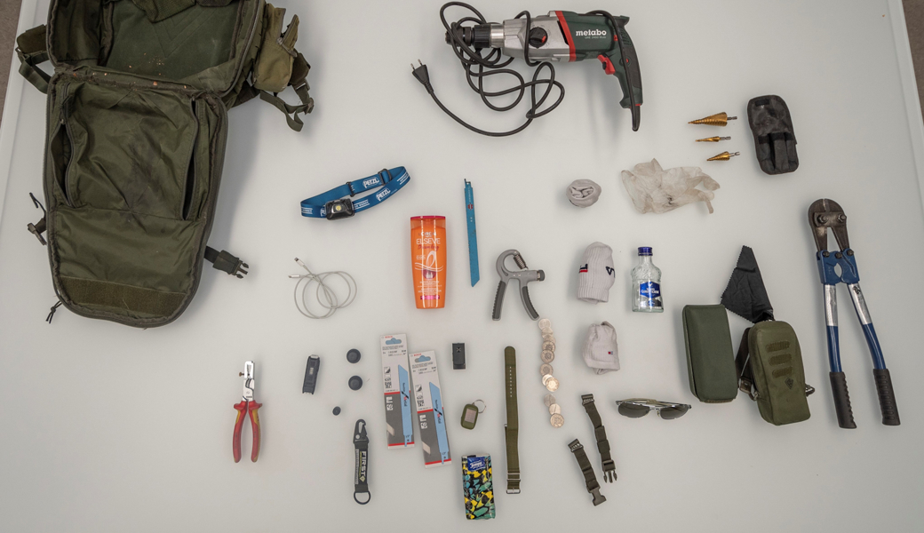 Gut ausgerüstet: Das von der Polizei sichergestellte Werkzeug des Einbrechers.