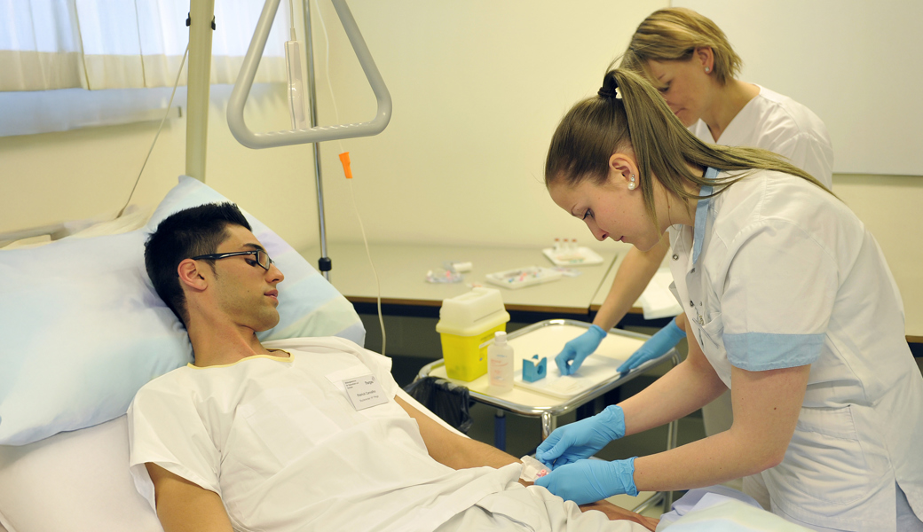 Den Beruf rasch attraktiver machen: «Die Pflege ist systemrelevant»