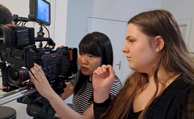 Von der Bühne neben die Kamera