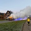 Ein Knall in der Fahrzeugfront – dann ging der Lastwagen in Flammen auf
