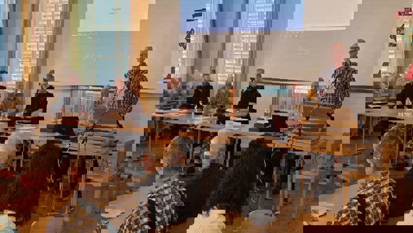 Der Vorstand wurde in bisheriger Besetzung wiedergewählt.