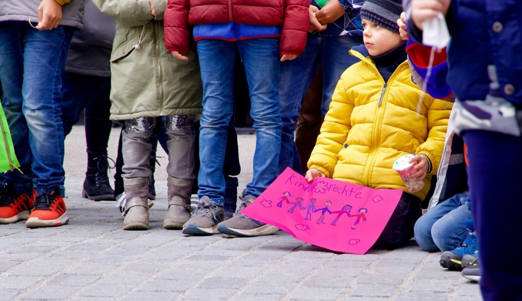 Heute ist der Tag der Kinderrechte: Jugendliche aus der Region präsentieren dazu am 6. Dezember in Gams ein Projekt.