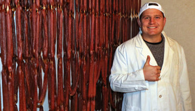 Verzicht macht erfinderisch: Claudio Engler bringt regionale Snackwurst auf den Markt