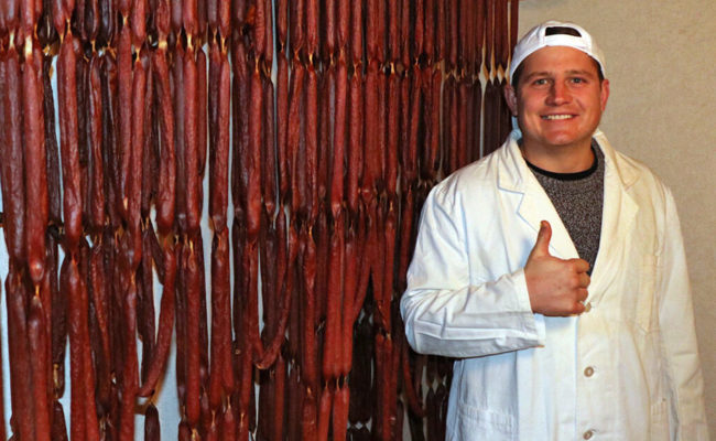 Verzicht macht erfinderisch: Claudio Engler bringt regionale Snackwurst auf den Markt