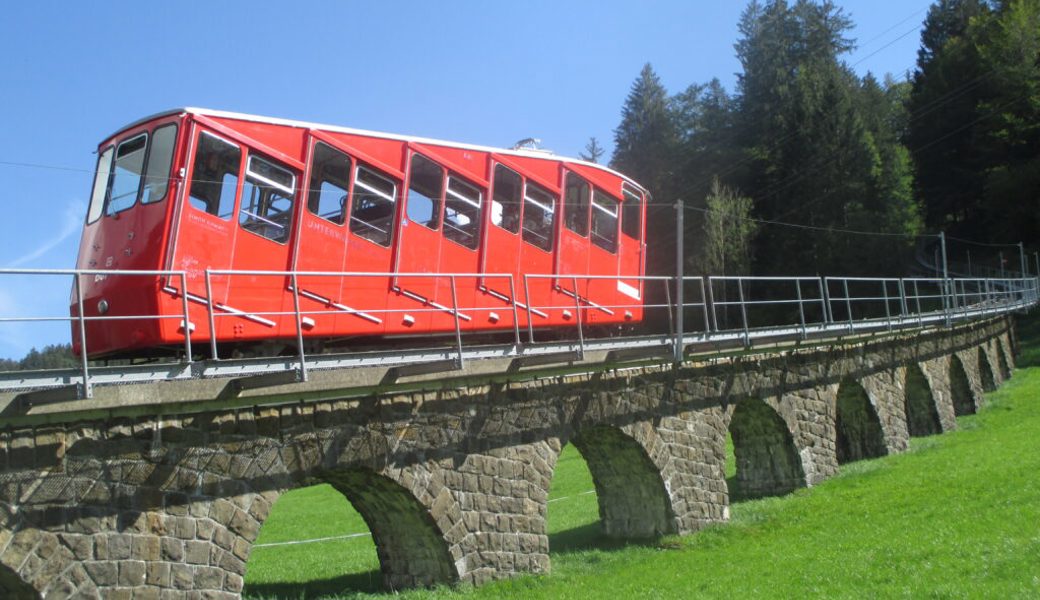  Vor 90 Jahren wurde in Bern das Konzessionsgesuch für den Bau der Standseilbahn on Unterwasser hinauf zur Alp Iltios eingereicht. 