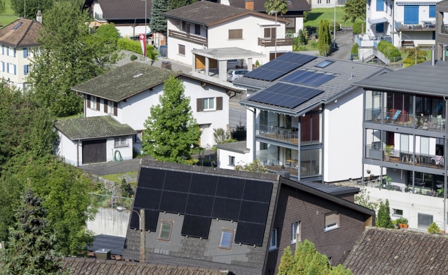 Günstiger Strom aus der Nachbarschaft – warum das Modell noch kaum genutzt wird