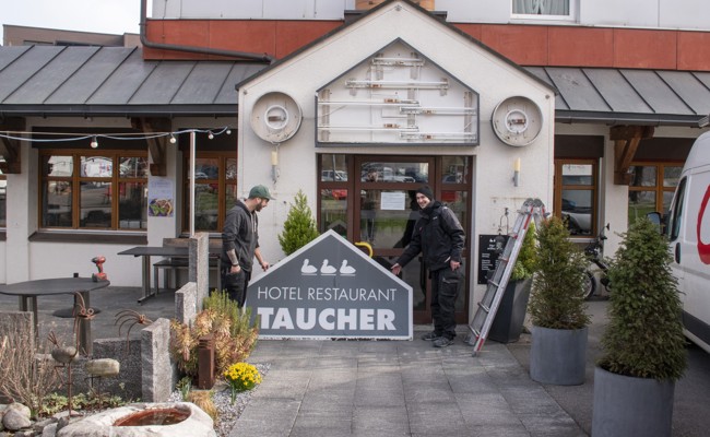 Die Schilder weichen: Ein Stück «Taucher» bleibt