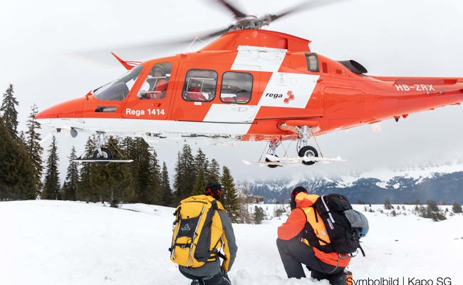 Nach Skiunfall mit einer Schwerverletzten sucht die Polizei einen Unbekannten