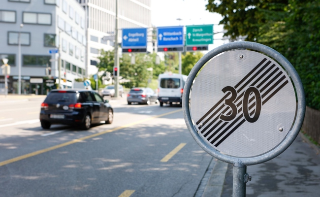 Kantonsrat verbietet den Gemeinden Tempo 30 – VCS ergreift das Referendum