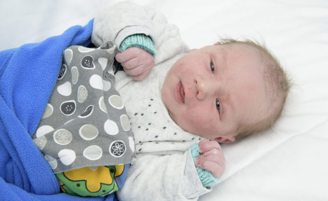 Die beiden Neujahrsbabys im Spital Grabs kamen am Samstagmorgen zur Welt