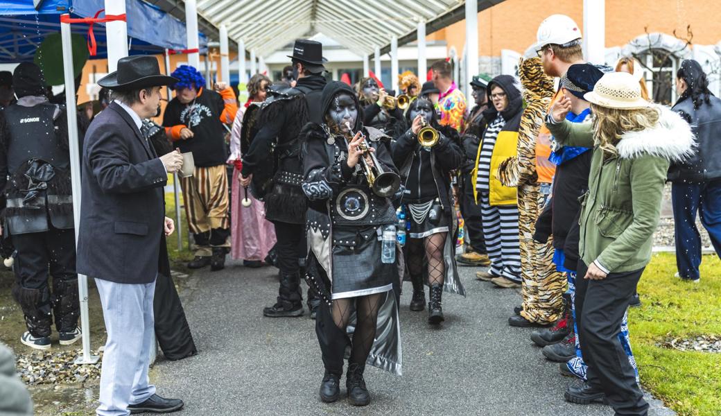 Allerbeste Stimmung im Lukashaus: Die Guggen sorgten mit ihren Klängen für Begeisterung.